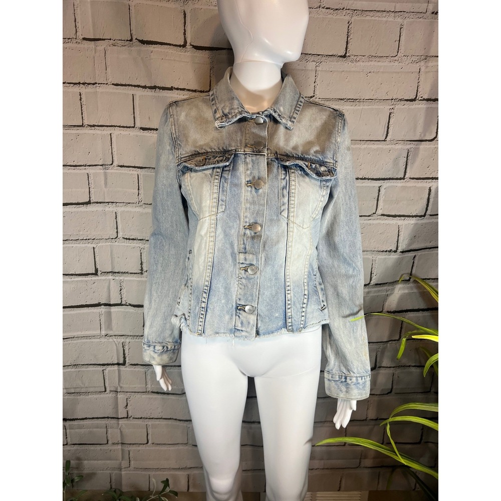 Decjuba Denim Light Wash Distressed Raw Hem Trucker Jacket Womens Size 12